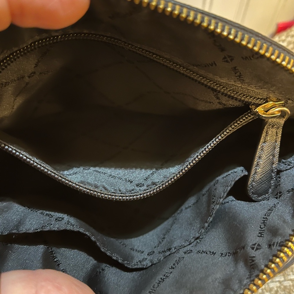 Michael Kors Jet set Crossbody - Picture 10 of 15